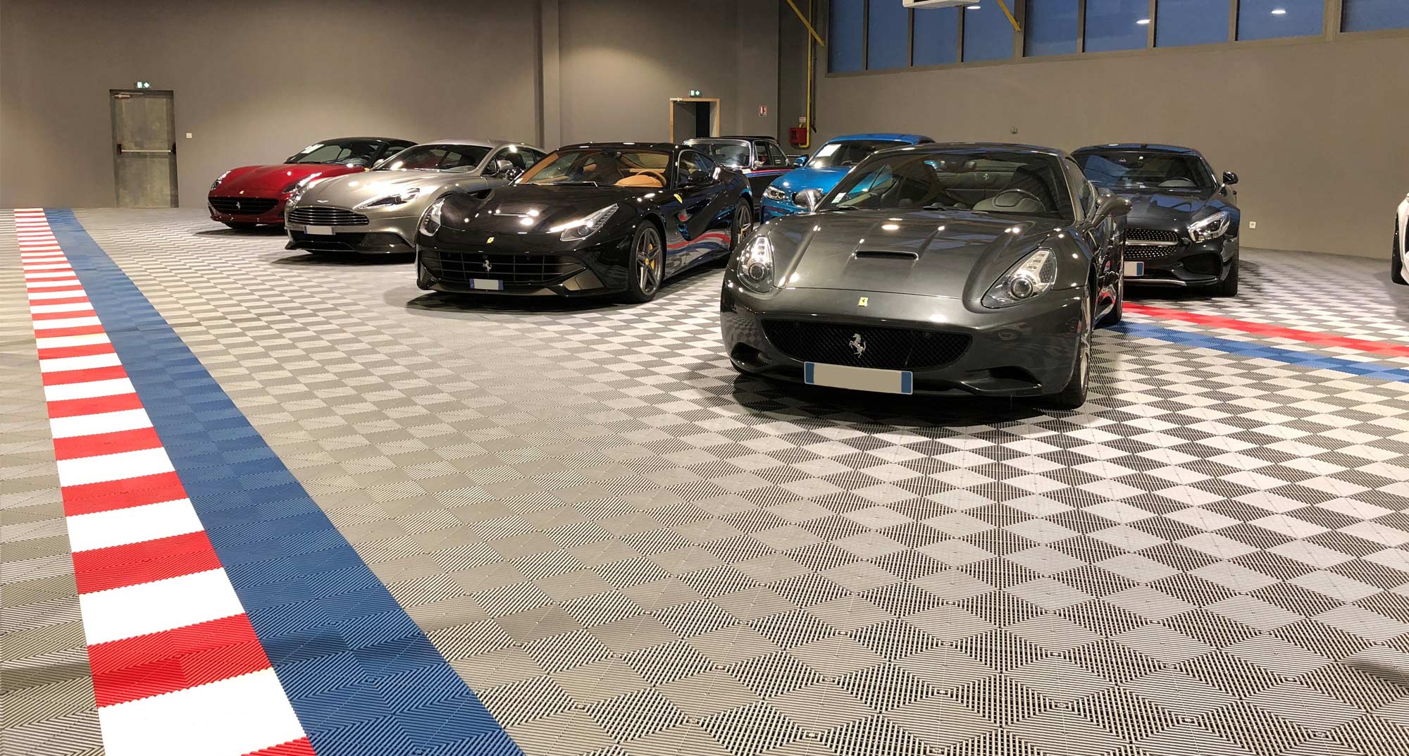 Showroom_TLA_St-Etienne_prestige_sol_dalles_Polydal